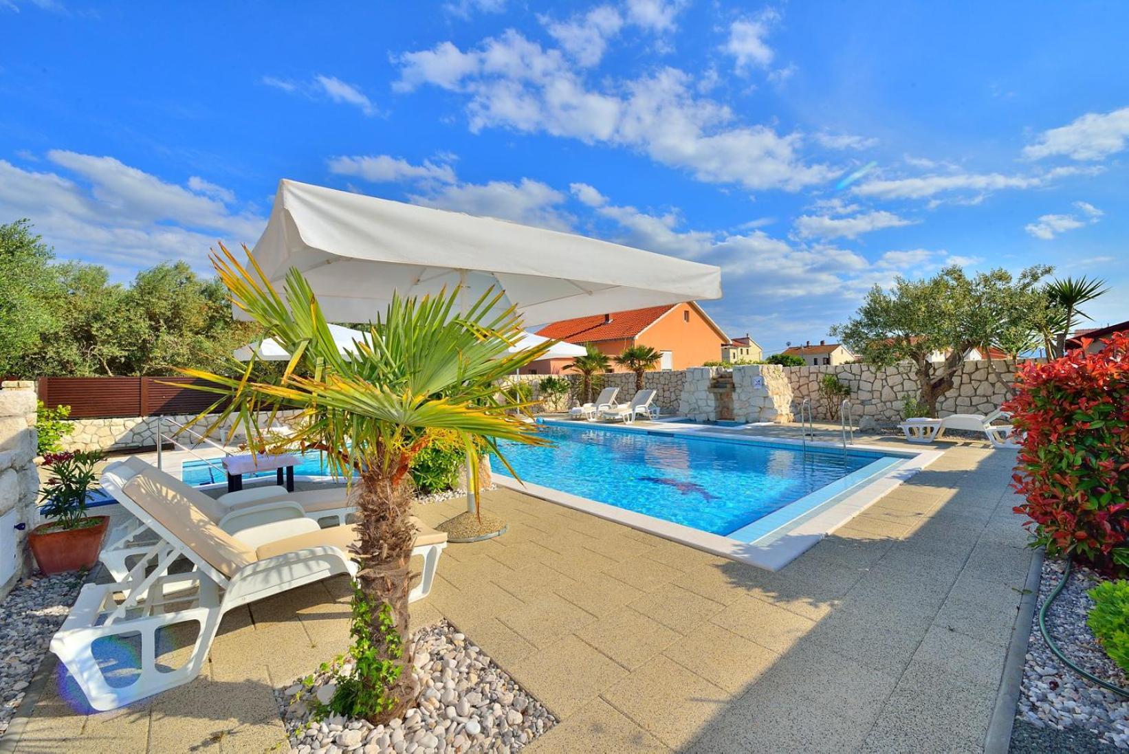 Dalmatina Mit Pool Villa *