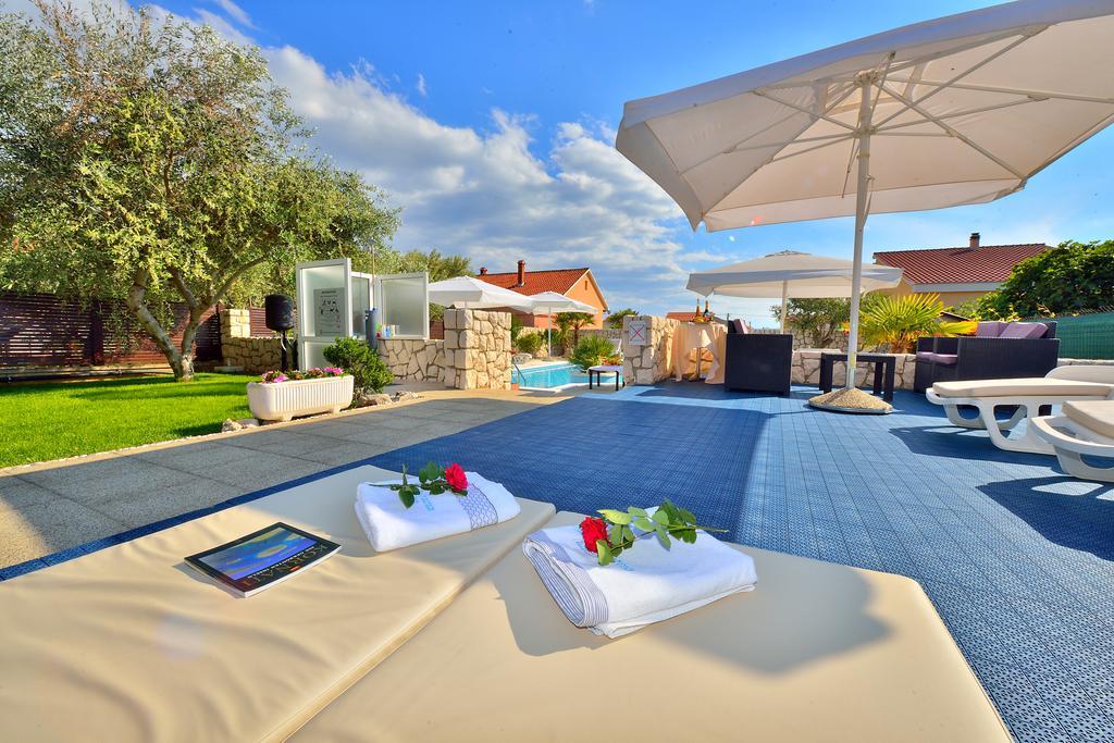 Dalmatina Mit Pool