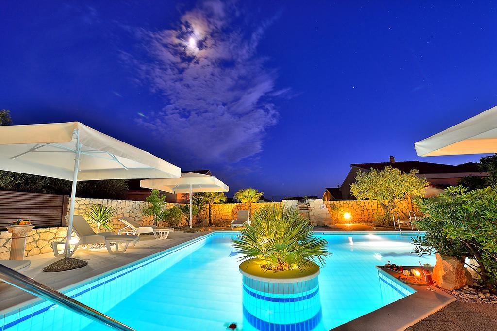 Dalmatina Mit Pool Villa *